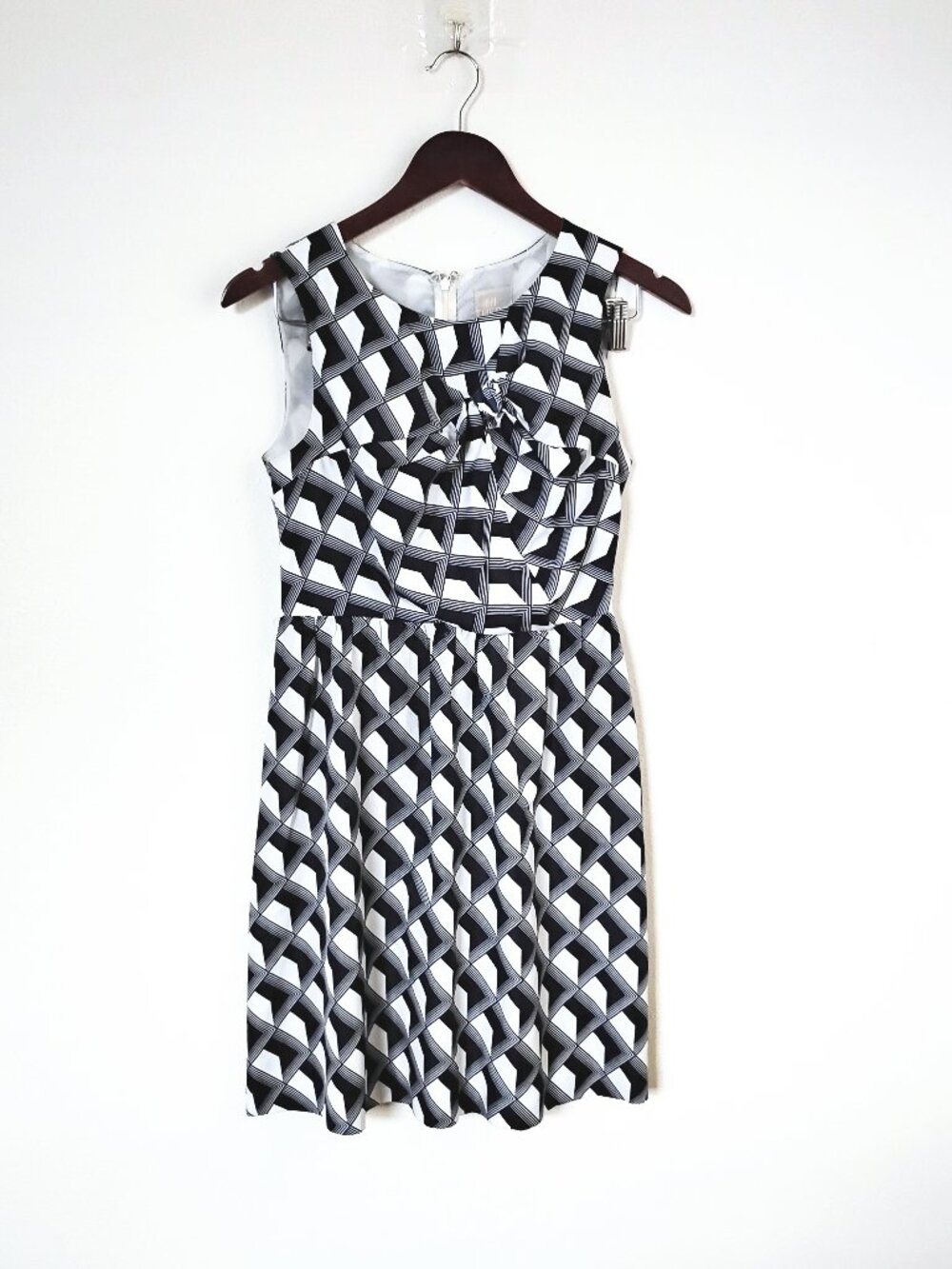 Hi There Karen Walker sz 0 white navy geometric pattern dress